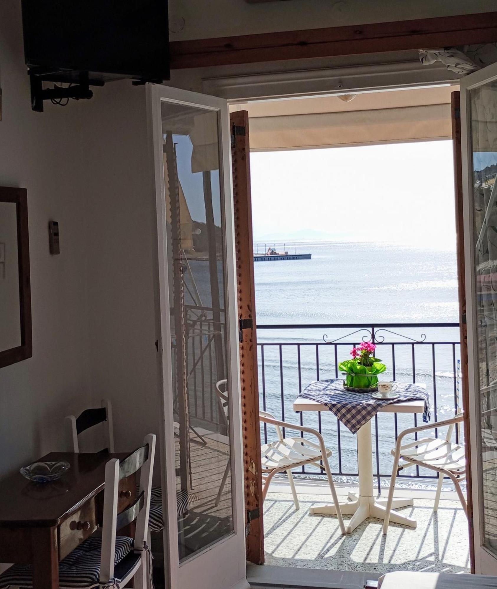 Svetlana & Michalis Oasis Hotel Agia Marina  Buitenkant foto
