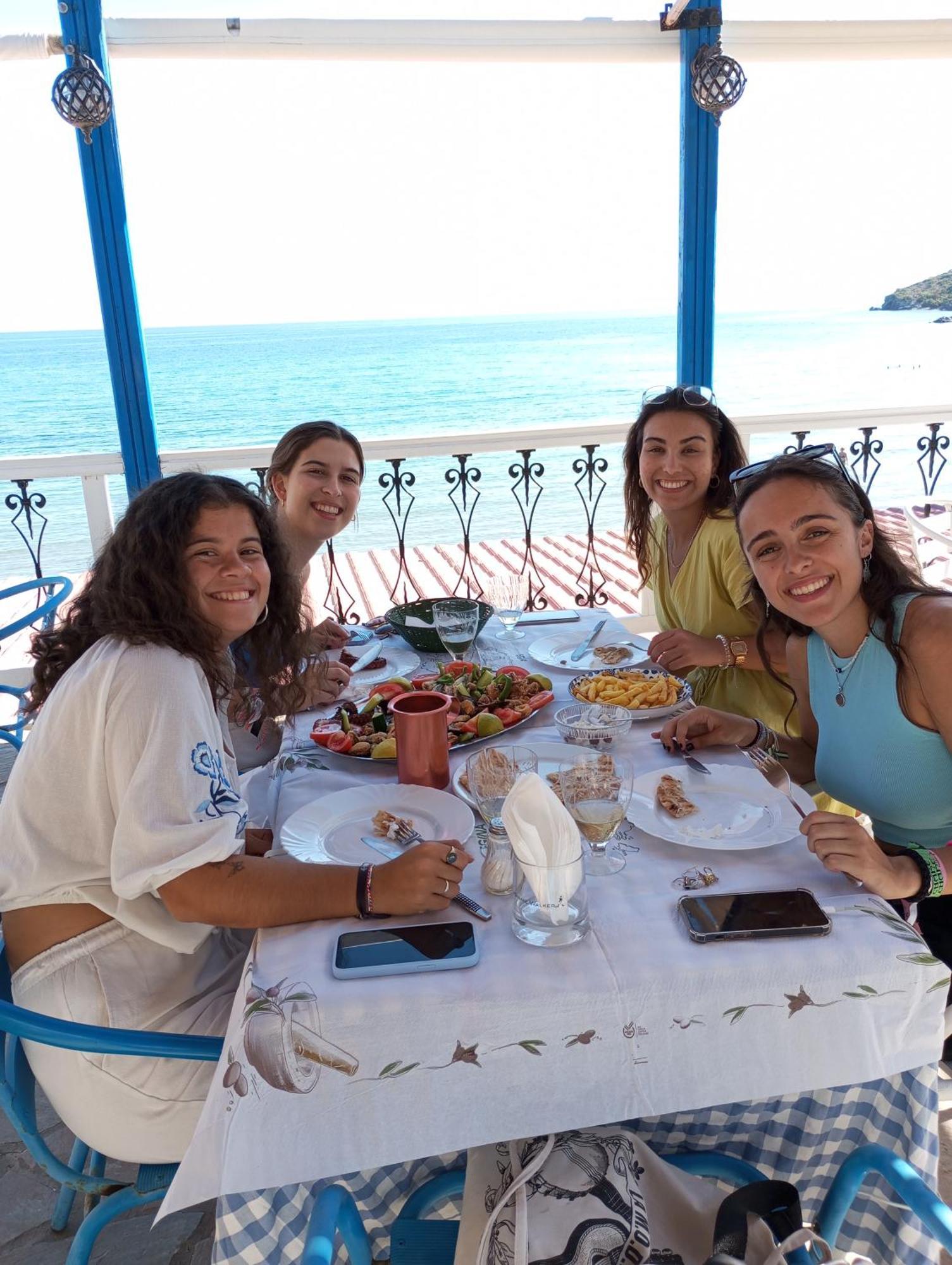 Svetlana & Michalis Oasis Hotel Agia Marina  Buitenkant foto