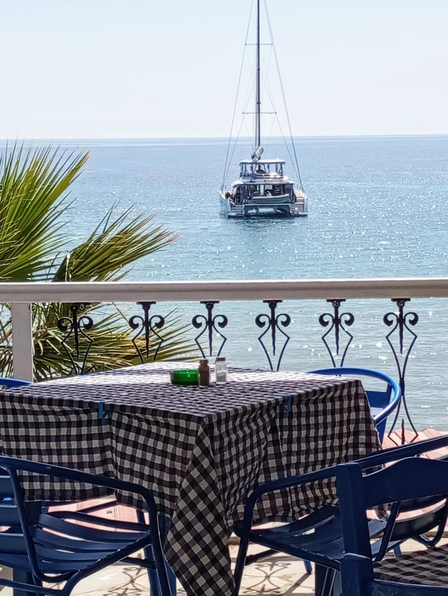 Svetlana & Michalis Oasis Hotel Agia Marina  Buitenkant foto